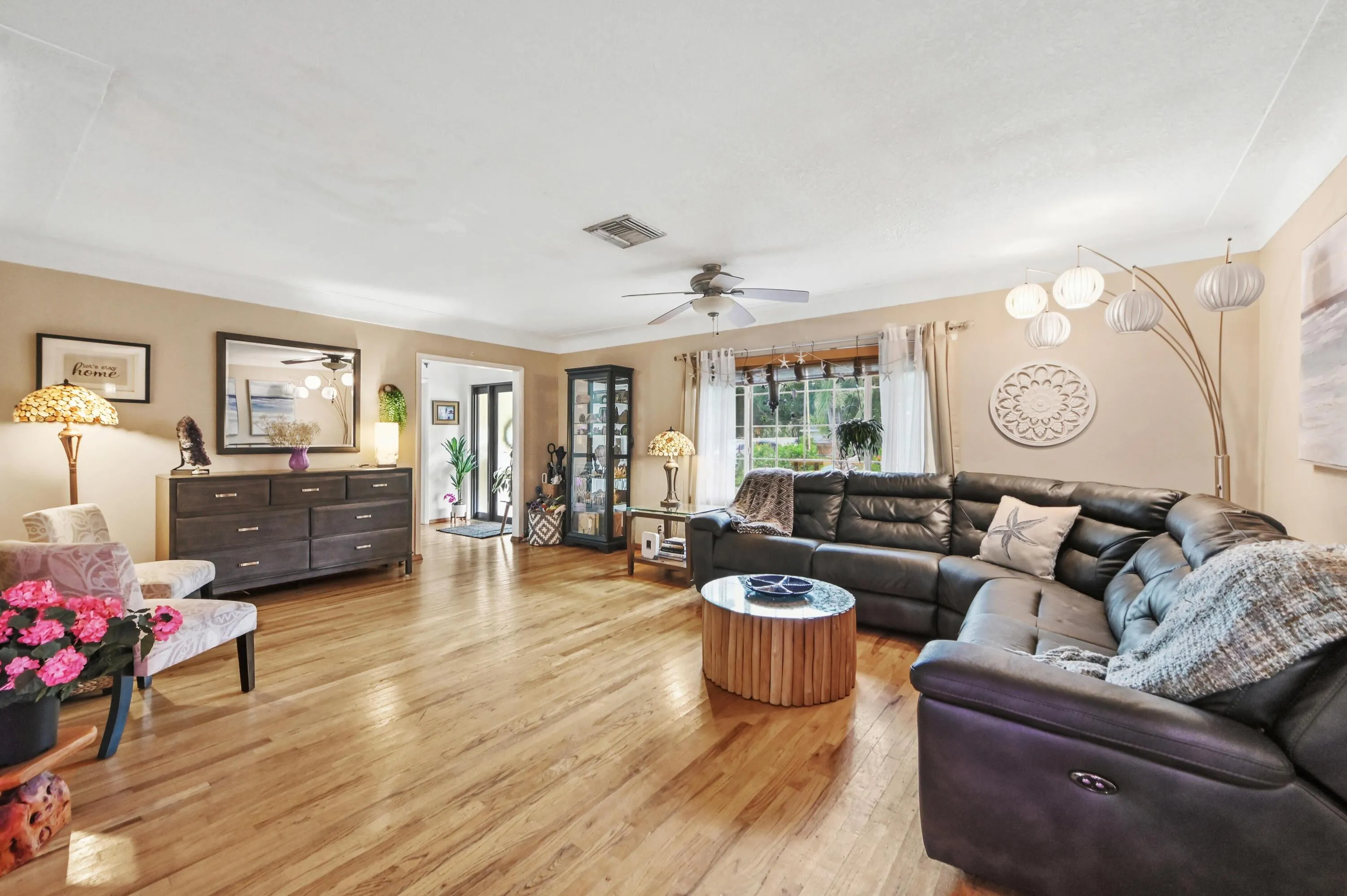 18 Living room 02