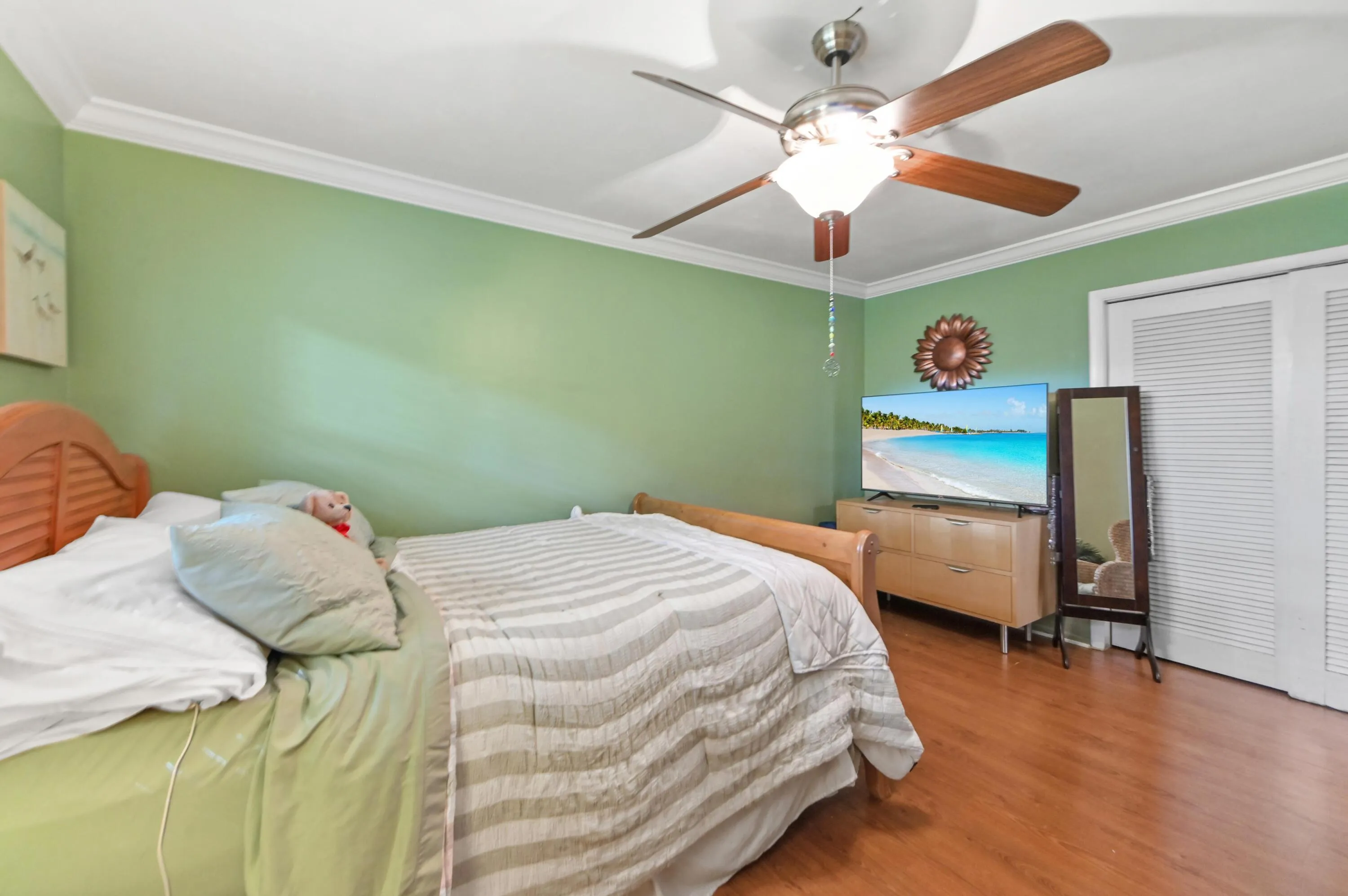 29 Bedroom 04