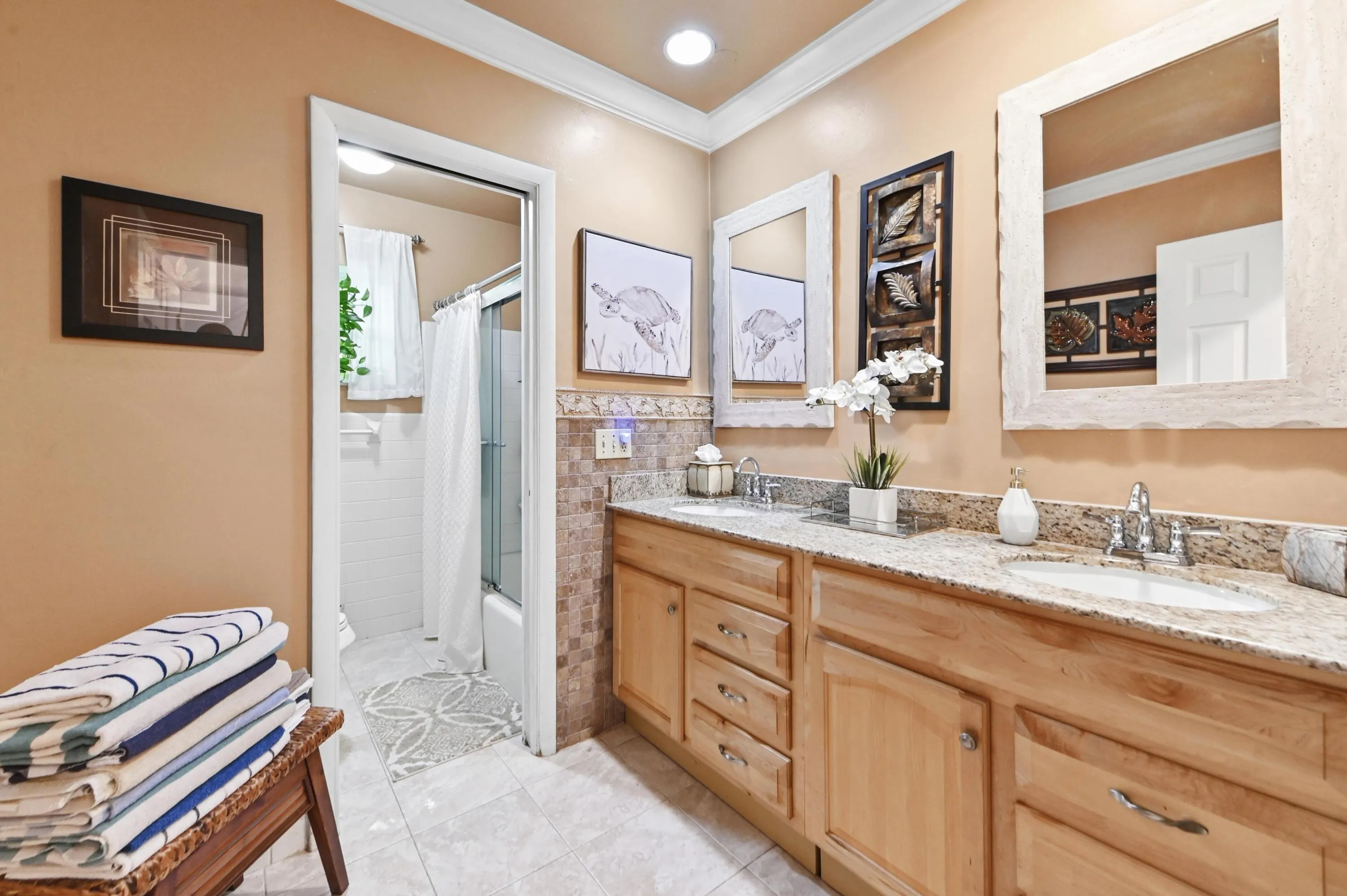30 Bathroom 01