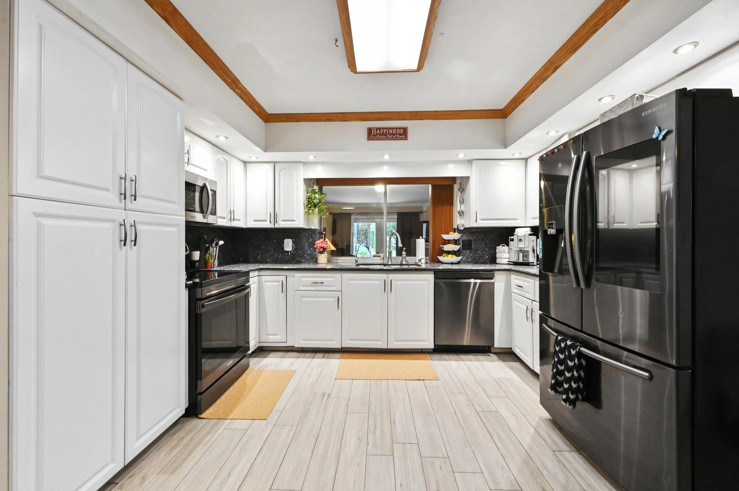 14 Kitchen 01