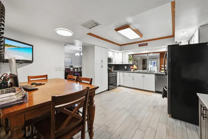 13 Dining area 01