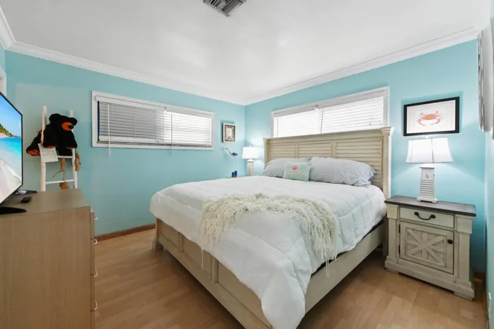06 Bedroom 01