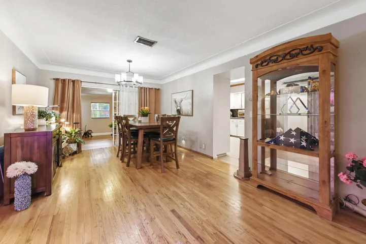 21 Dining room 01