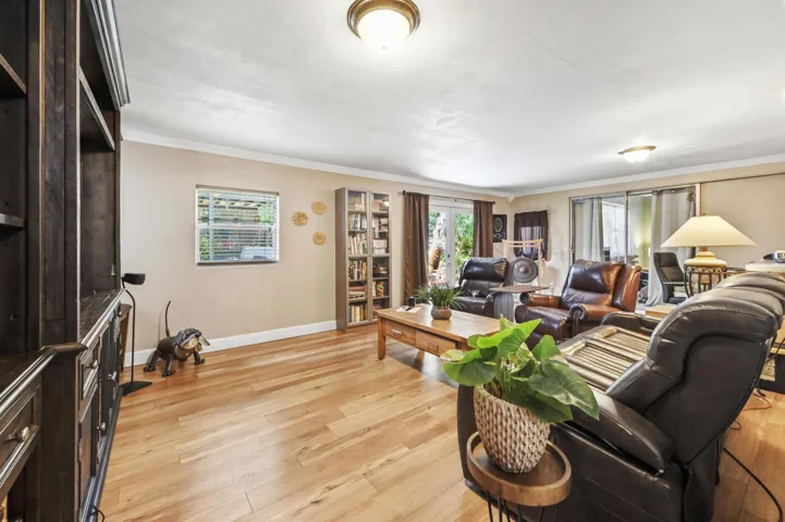 25 Living room 05