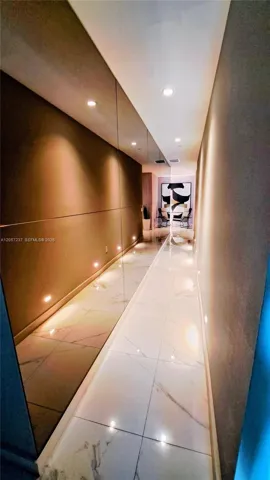 Custom mirrored corridor