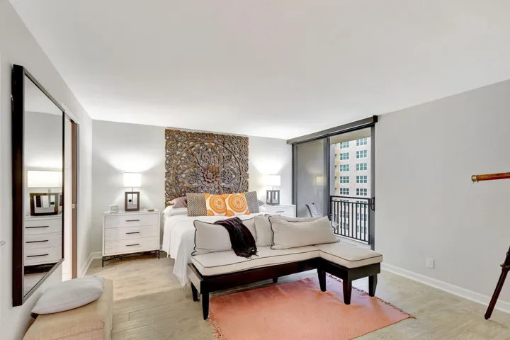 5460 N Ocean Drive 7c