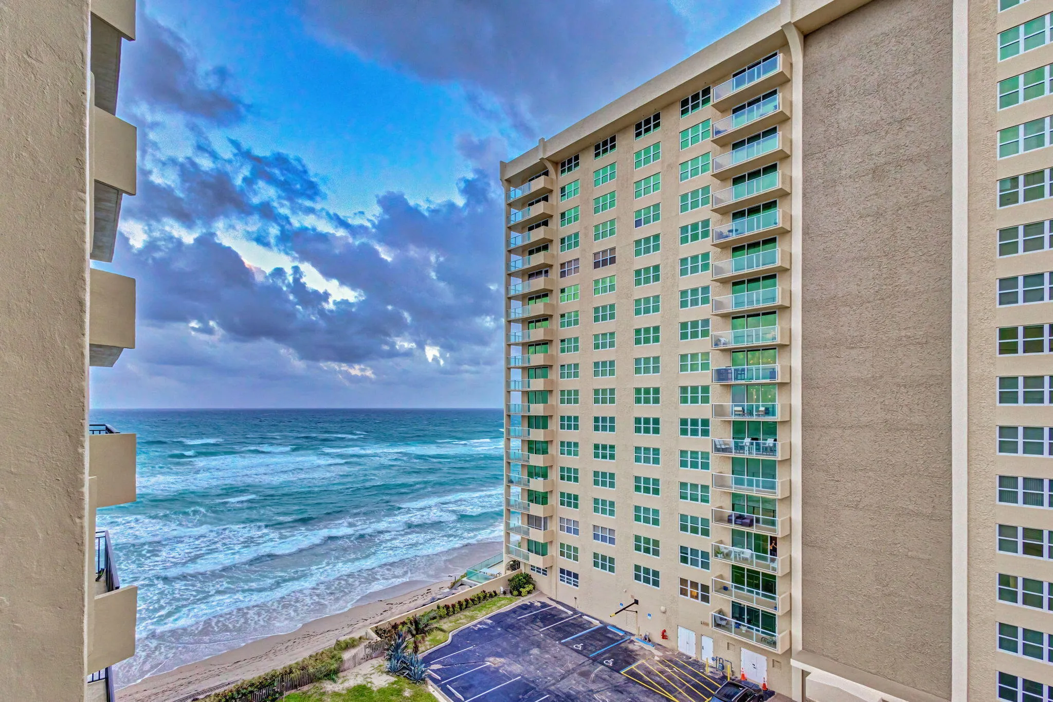 5460 N Ocean Drive 7c