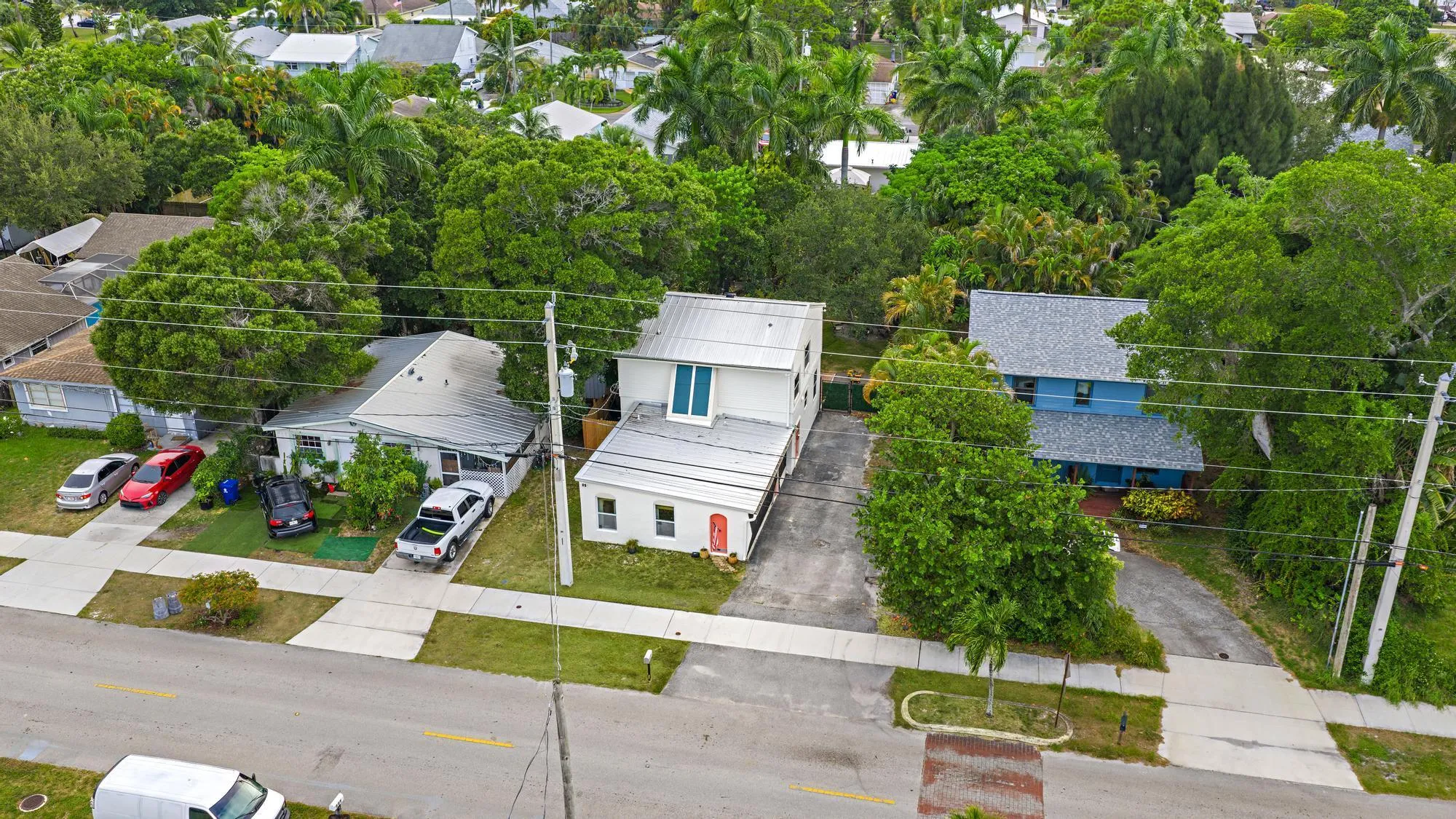 502 N Loxahatchee Dr-37