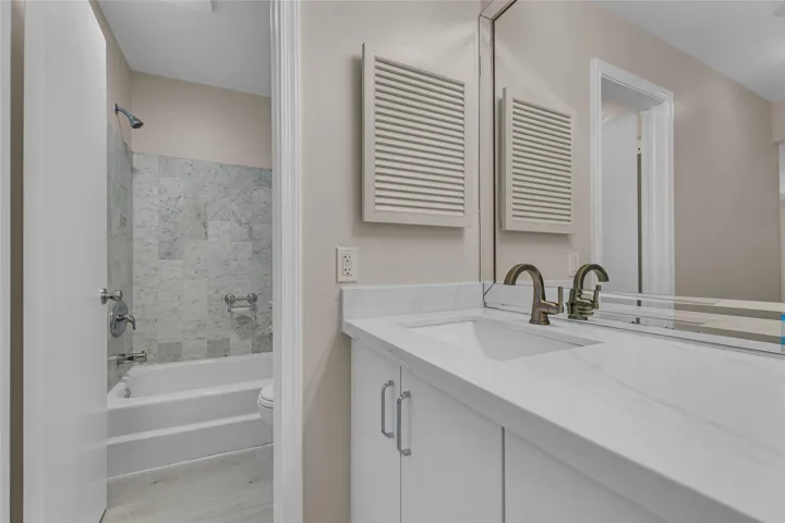 Tub/shower combination
