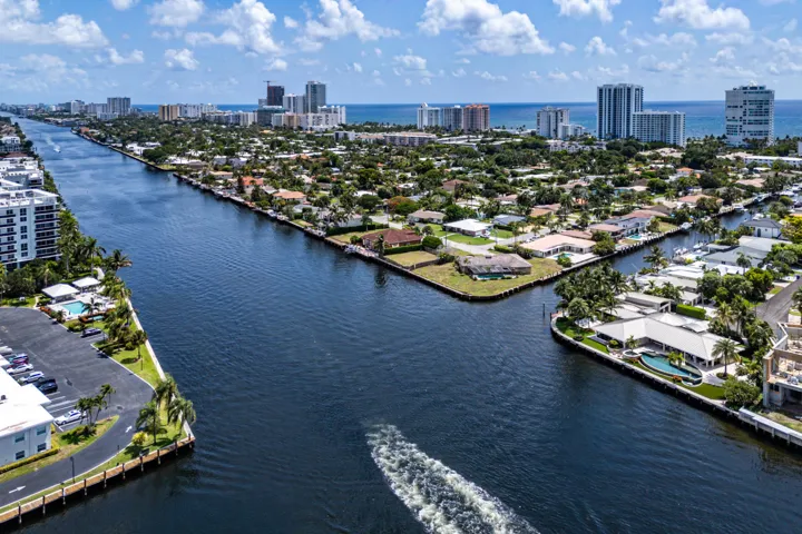 Bay Colony Club waterways with close access to beaches.