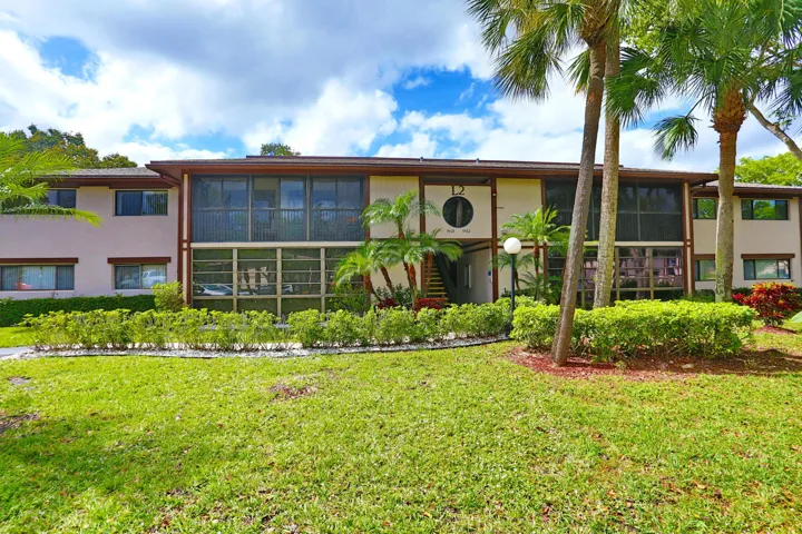9474 S Belfort Cir Tamarac FL-print-004-
