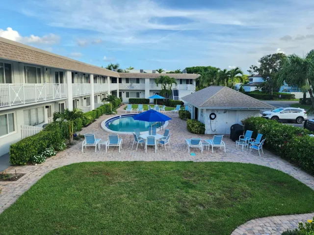 Courtyard & pool