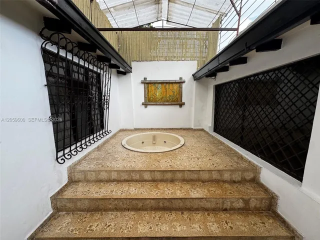 INTERIOR PATIO