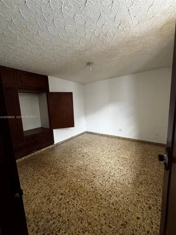 ROOM 1