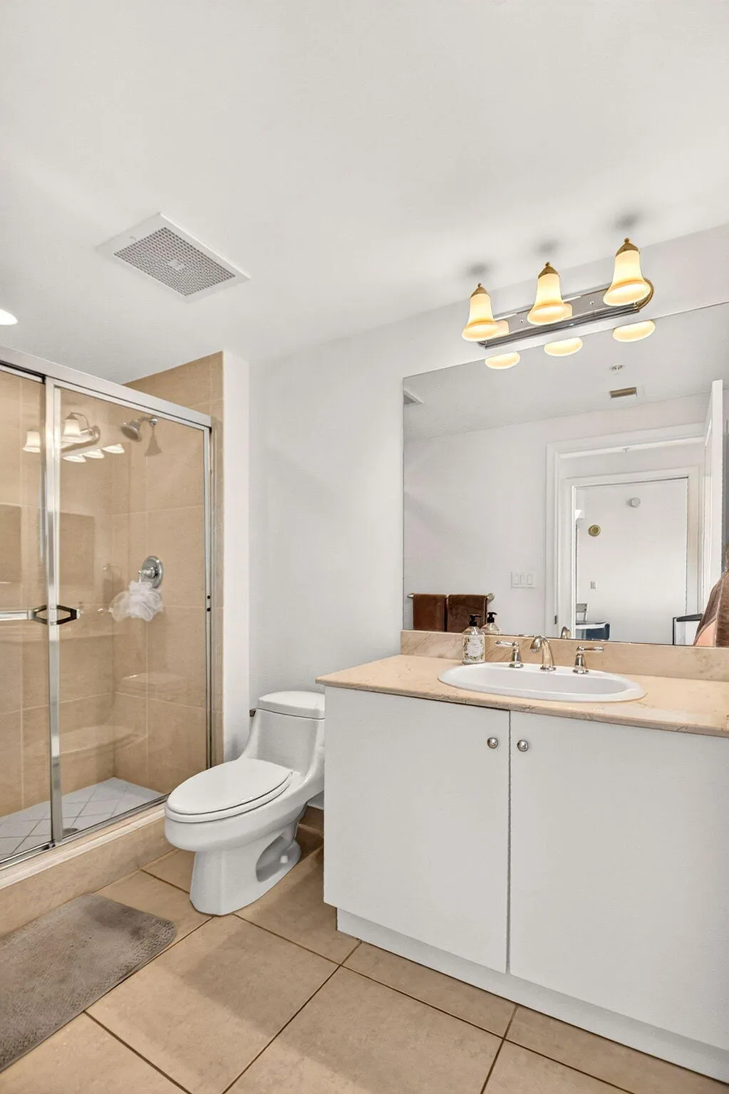 Guest Bathroom/En-suite