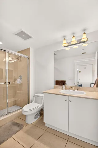 Guest Bathroom/En-suite