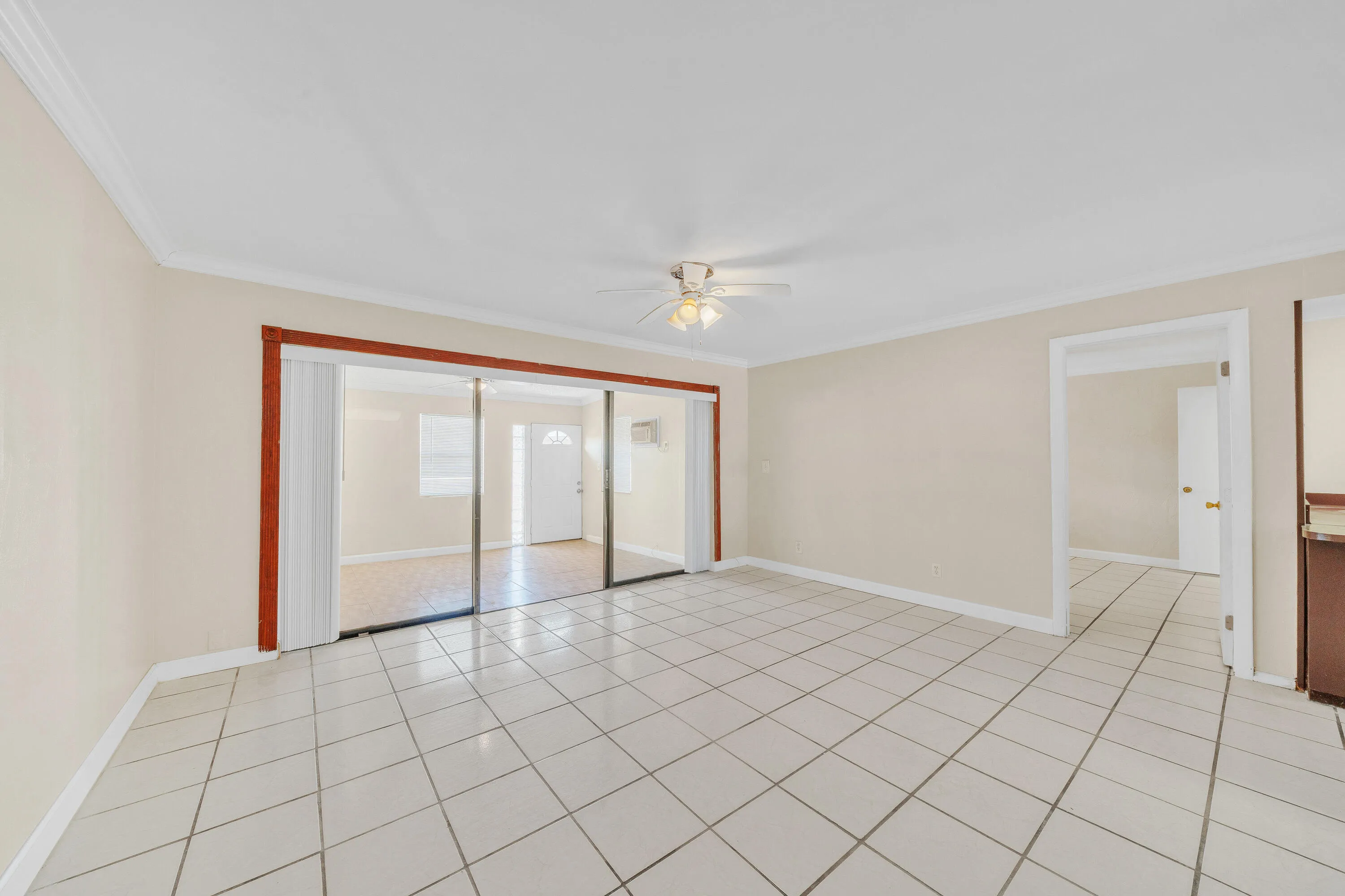 11 Living Area (4)