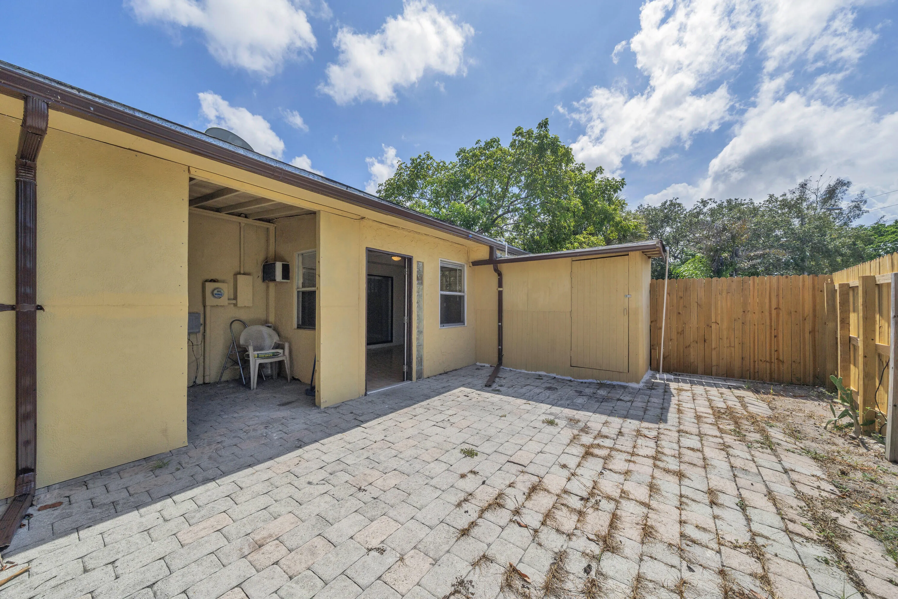 16 Backyard (2)