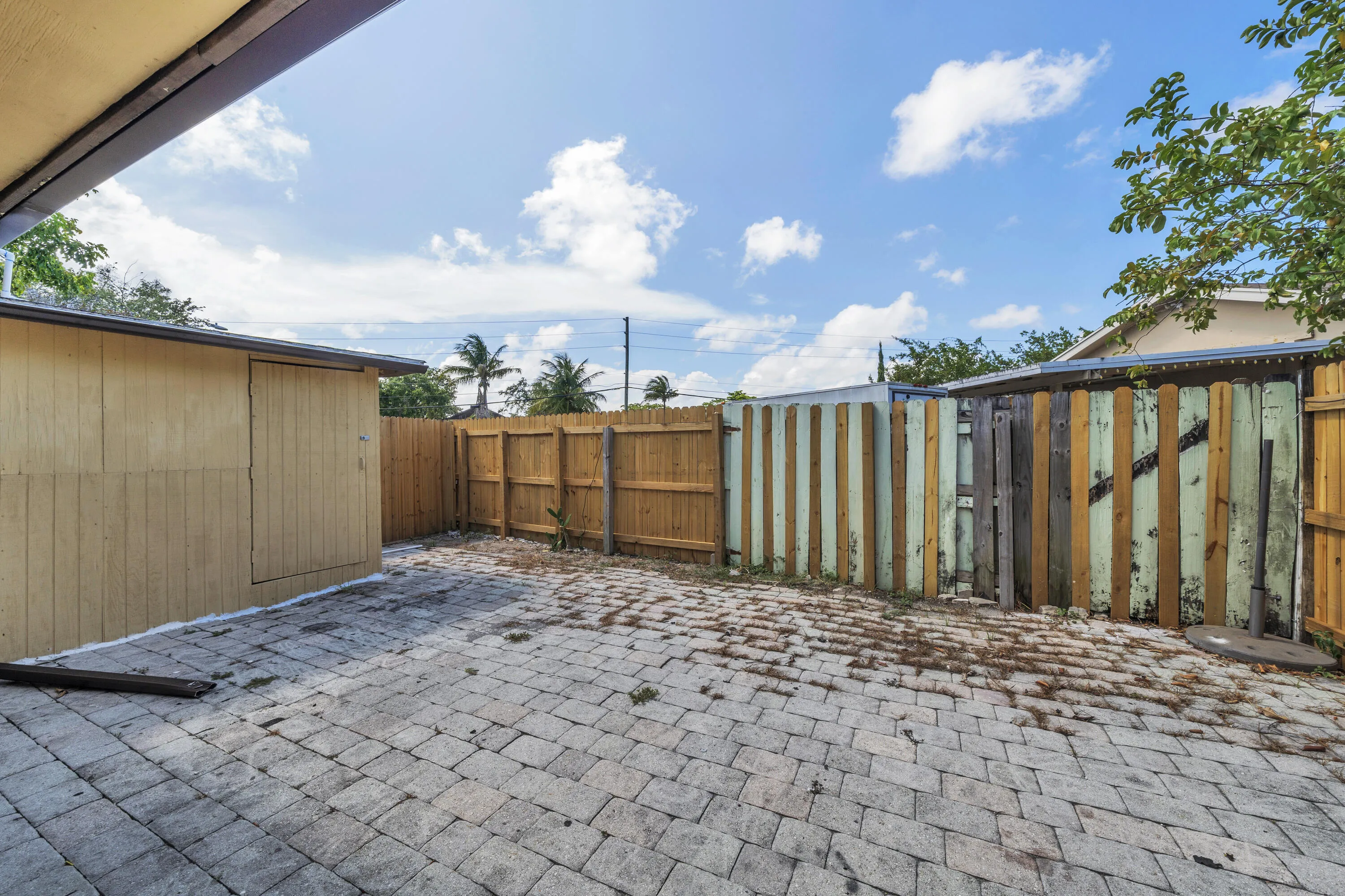 16 Backyard (5)