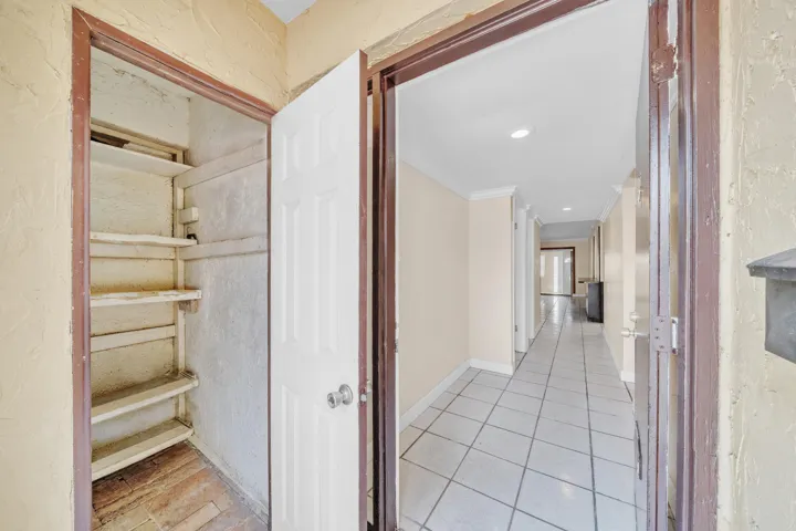 3 Entryway (1)