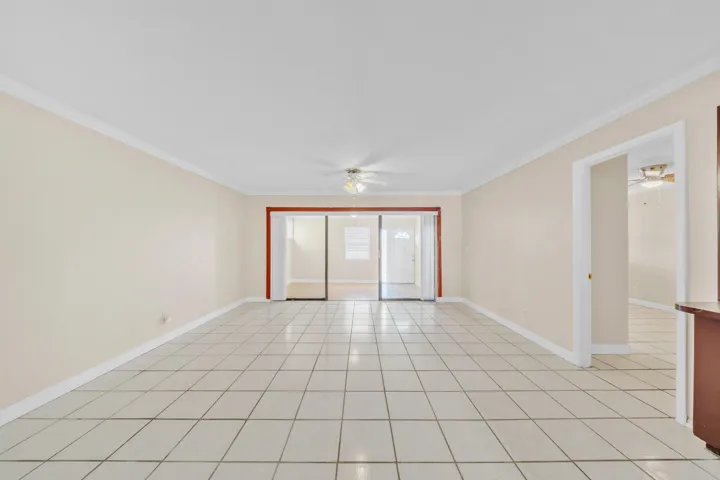 11 Living Area (3)