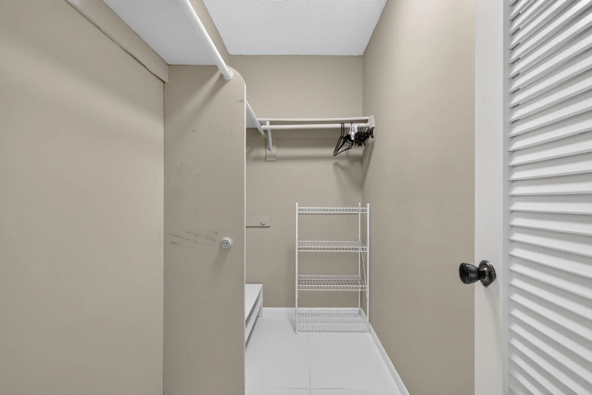 Walk in closet Bedroom 1