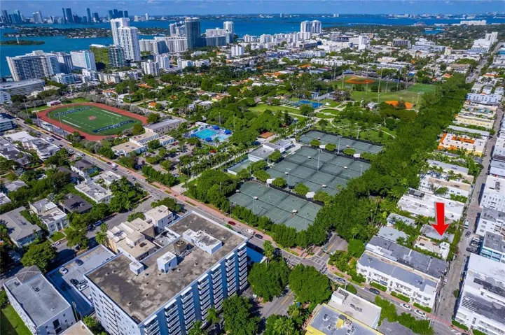 Conveniently located adjacent to Flamingo Park recreation and activities.