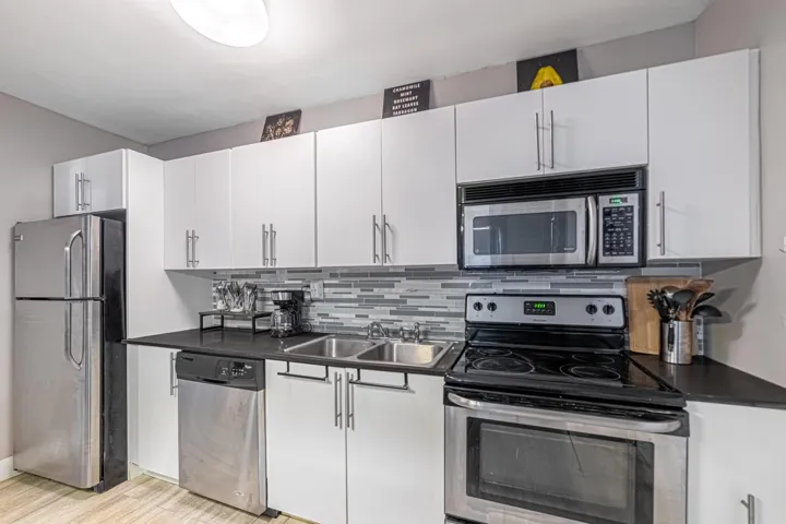 Kitchen-C (5)