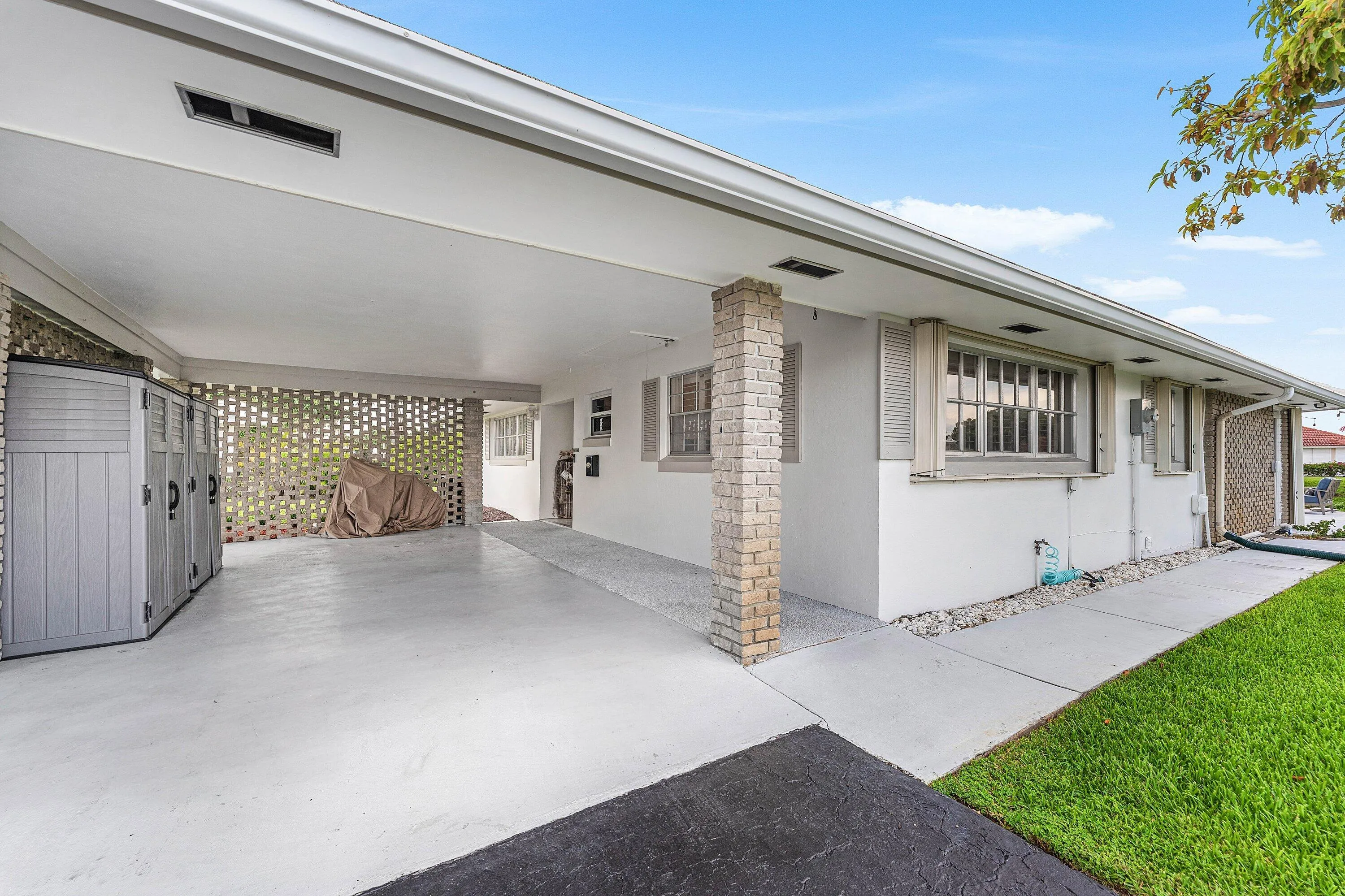 CARPORT AND FRONT