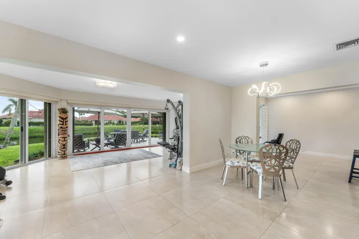 DINING FAMILY ENTERTAINMENT AREA!