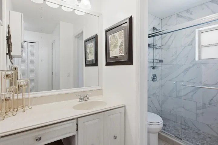 10325 master bath shower