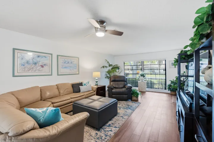 10325 living use