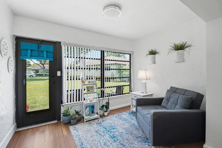 10325 sun room use