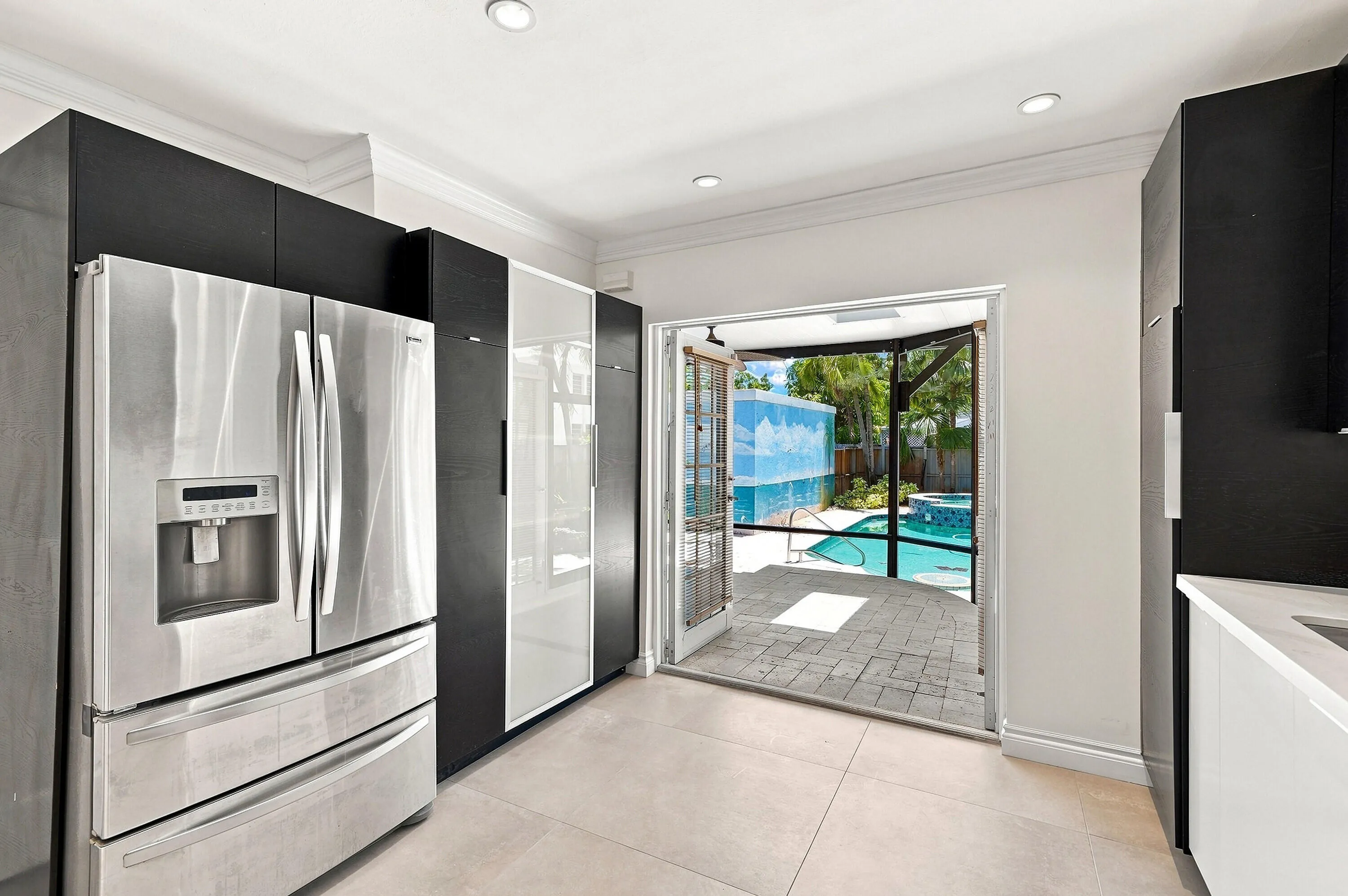 Kitchen to Pool