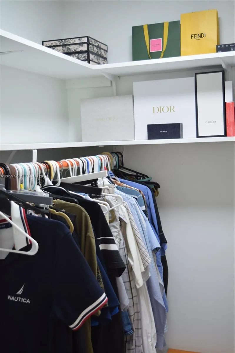 !st Walk-in Closet