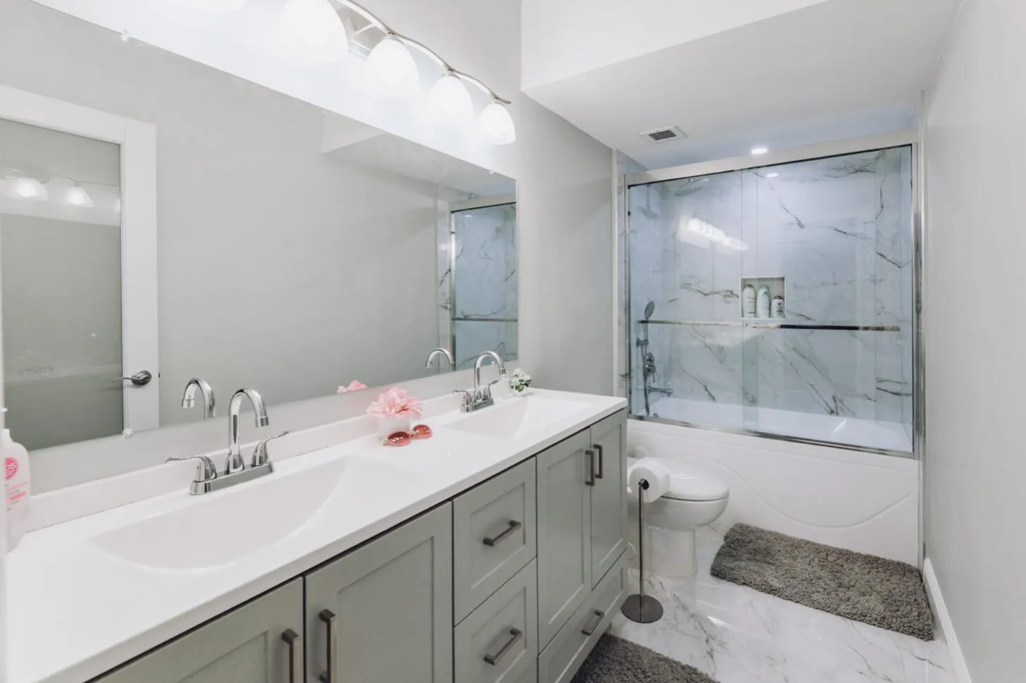 20 MBR Bath 1