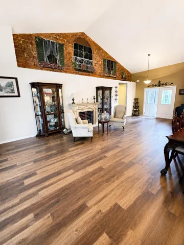 Dinning/Huge open Sitting Area
