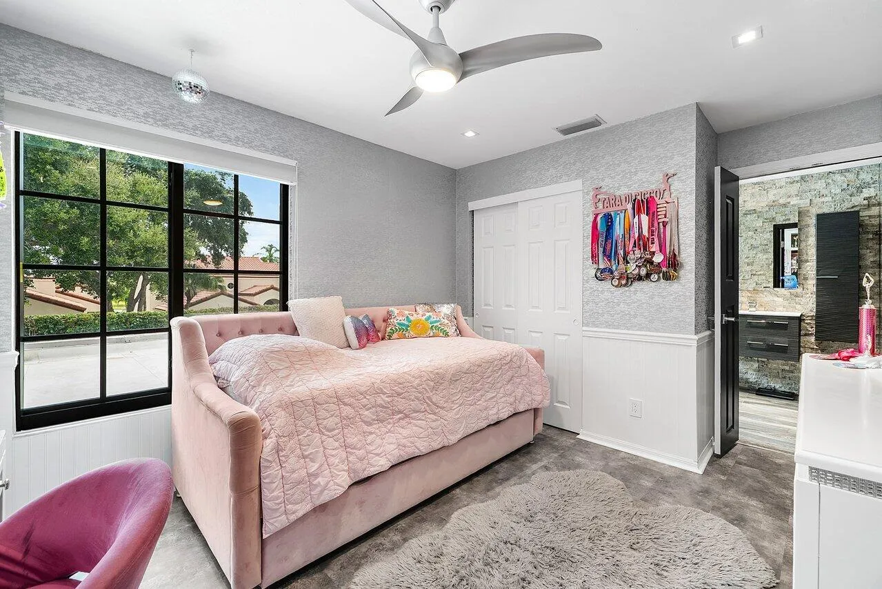 2nd Bedroom Upstairs