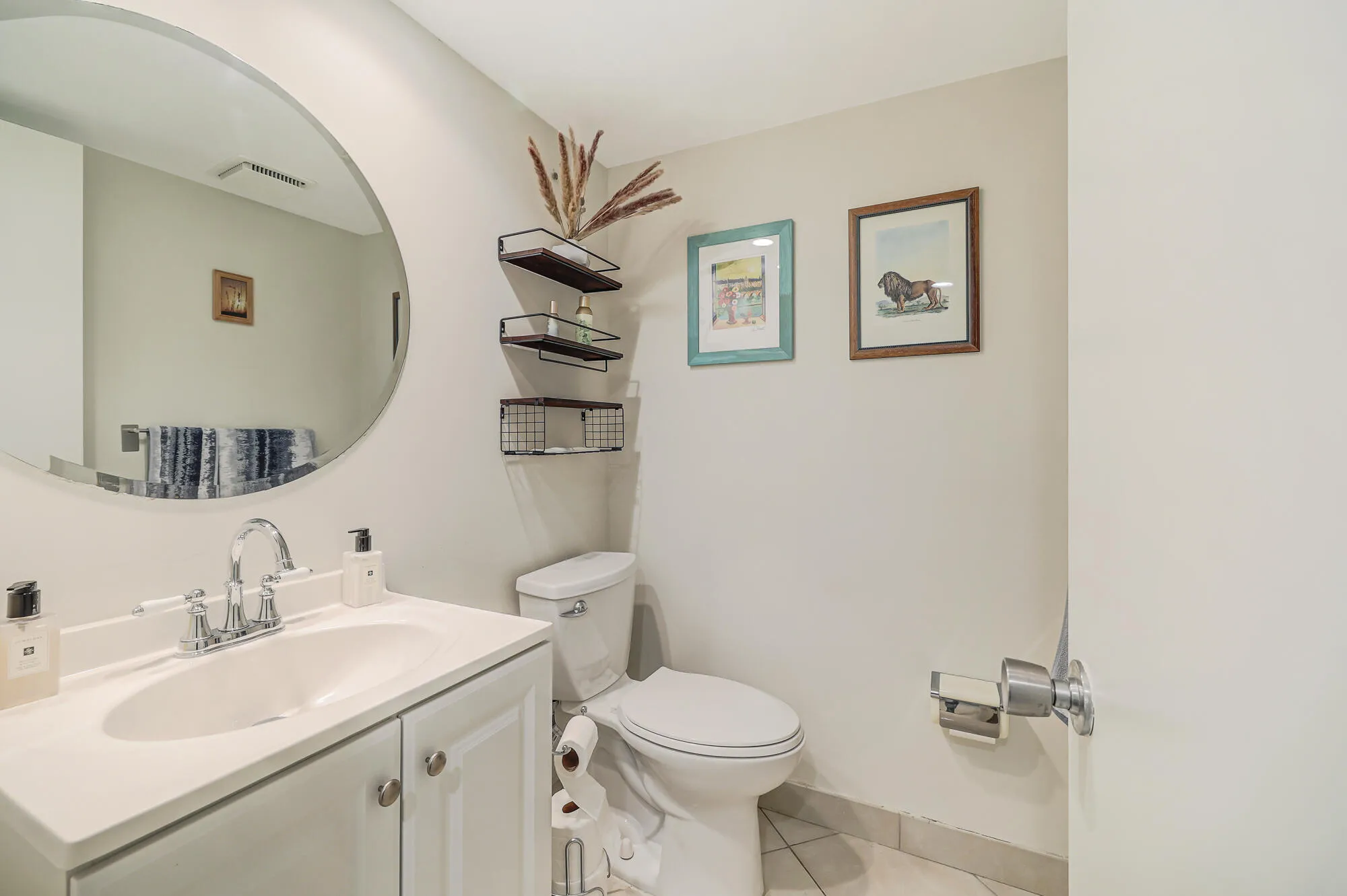 Powder room