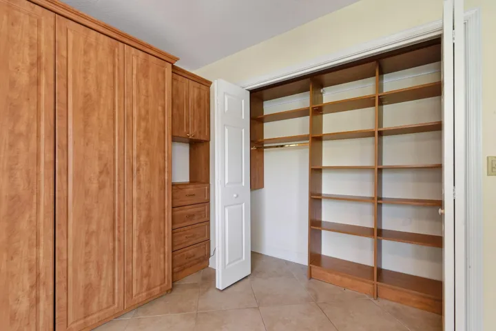 11453ShadyOaksLane(50)