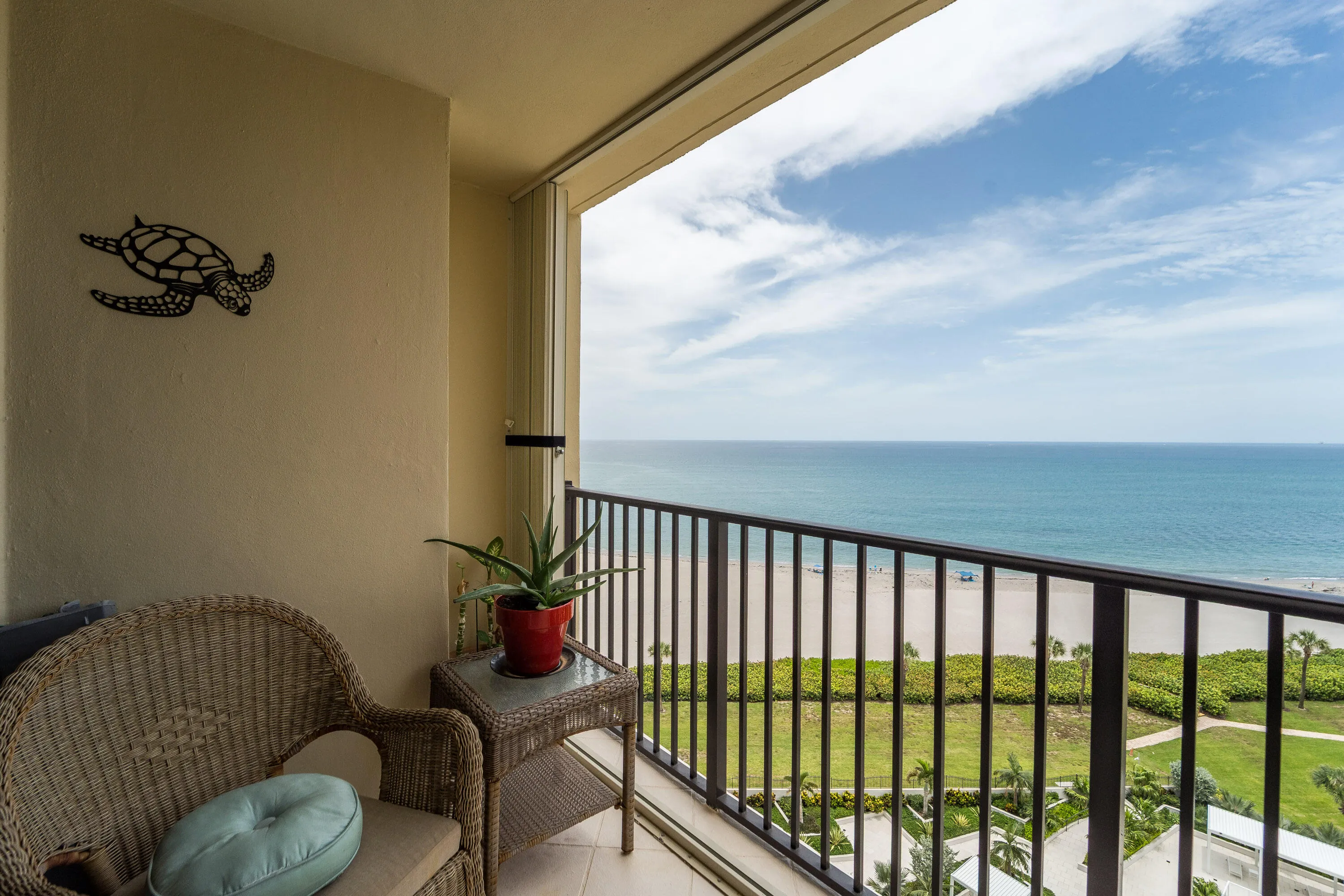 balcony 3
