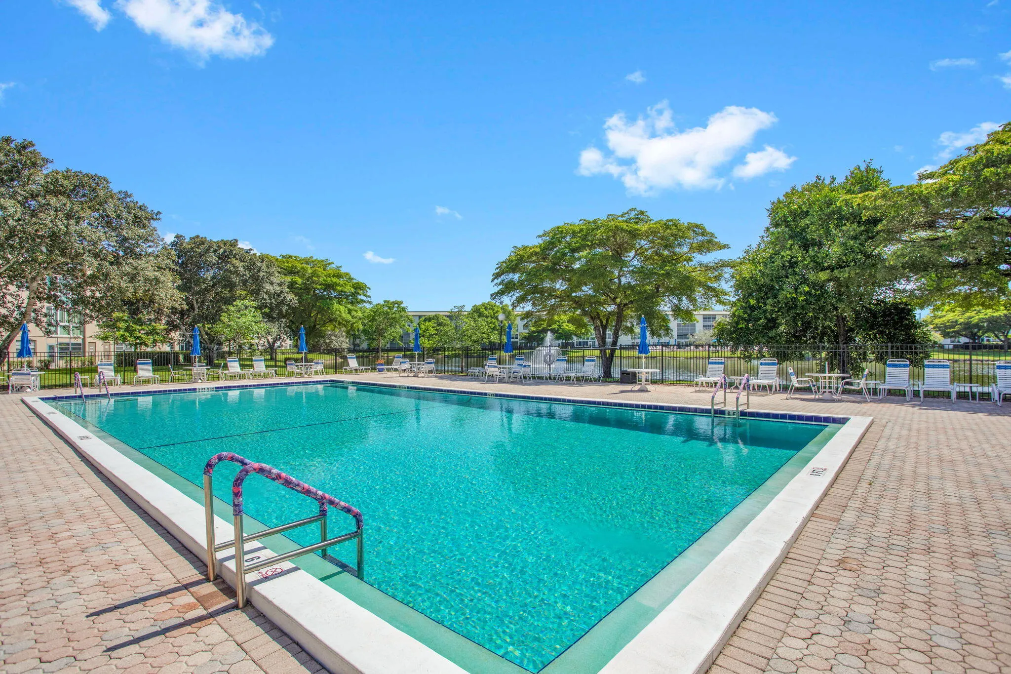 ANDROS POOL