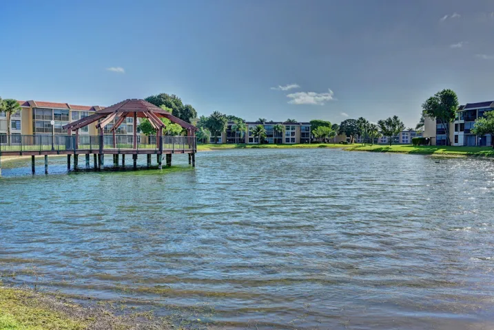 Wide lake views.