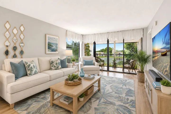 Welcome home to this beautifully updated 2/2 lakefront home! MOVE-IN ready Florida retreat!