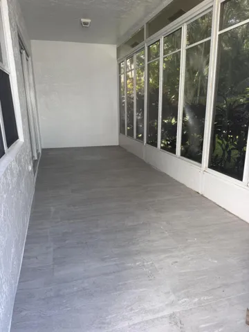 ENCLOSED TERRACE