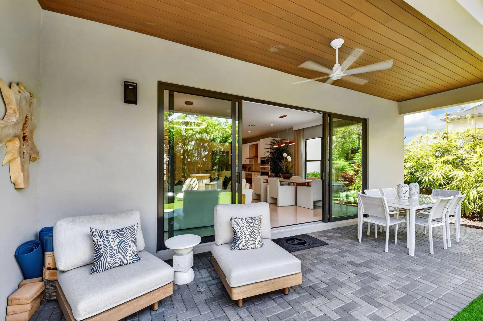 Photos shown are of the builder's model home and are for illustrative purposes only. Actual home, finishes, features, colors, and selections may vary.