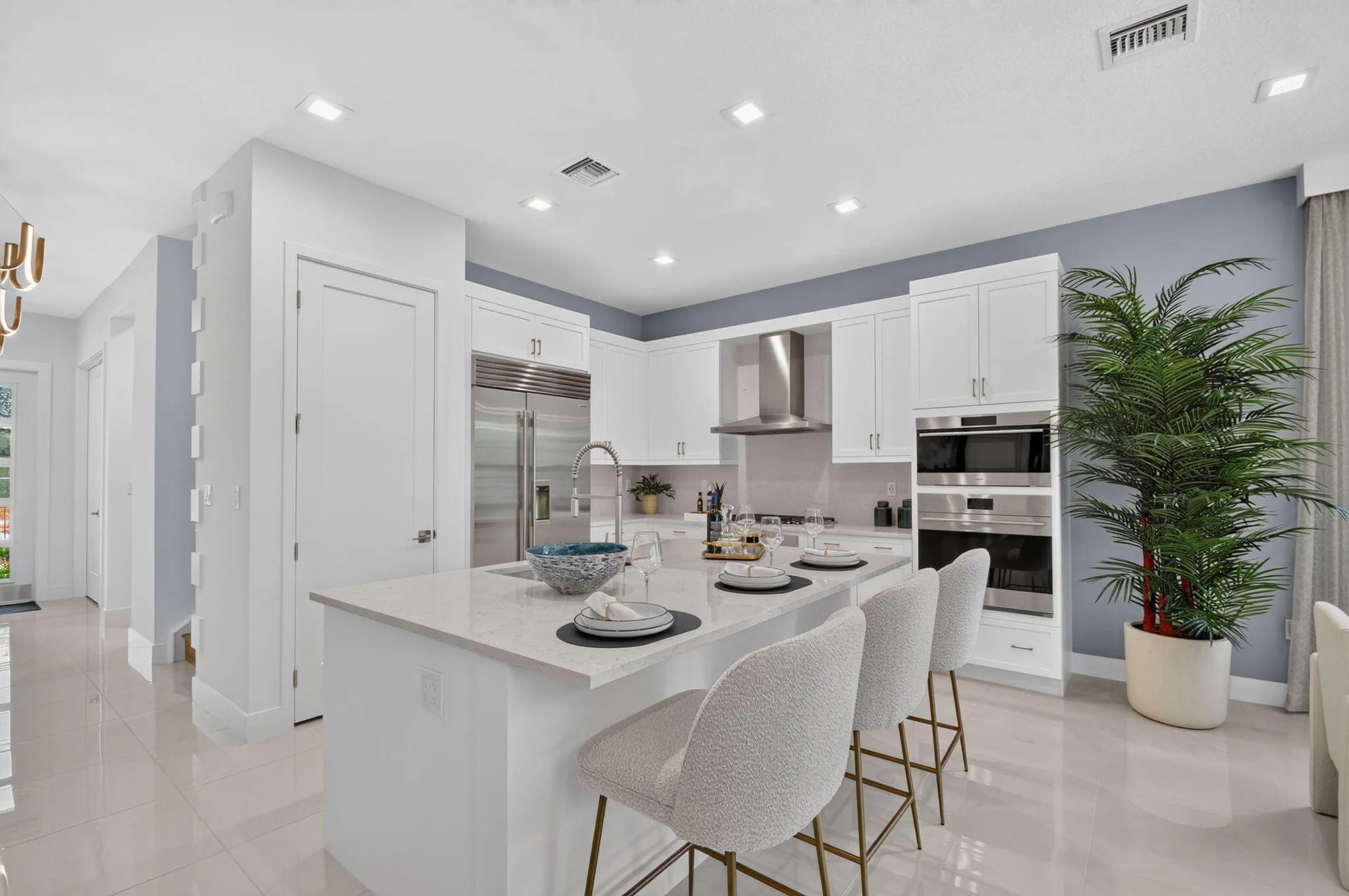 Photos shown are of the builder's model home and are for illustrative purposes only. Actual home, finishes, features, colors, and selections may vary.