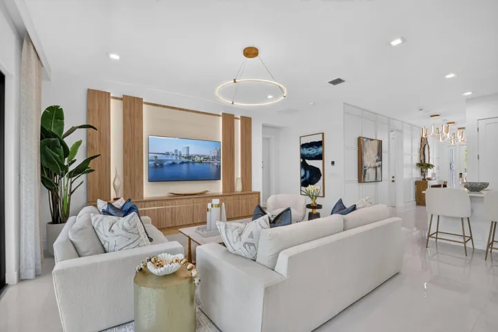 Photos shown are of the builder's model home and are for illustrative purposes only. Actual home, finishes, features, colors, and selections may vary.