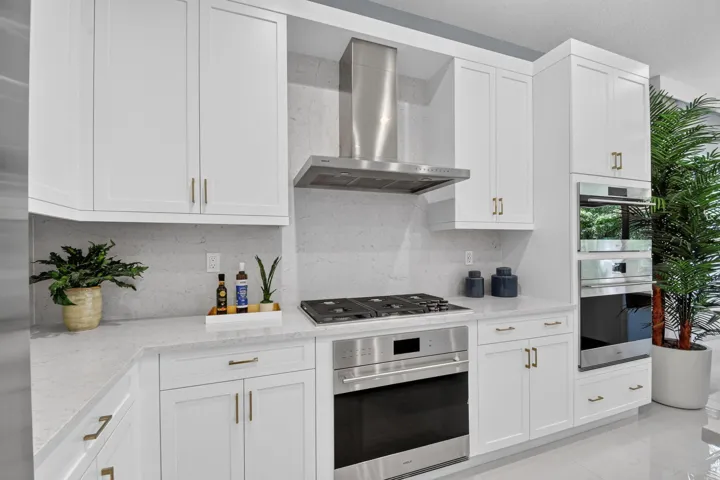 Photos shown are of the builder's model home and are for illustrative purposes only. Actual home, finishes, features, colors, and selections may vary.