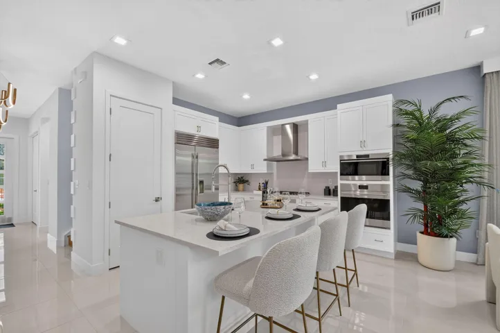 Photos shown are of the builder's model home and are for illustrative purposes only. Actual home, finishes, features, colors, and selections may vary.
